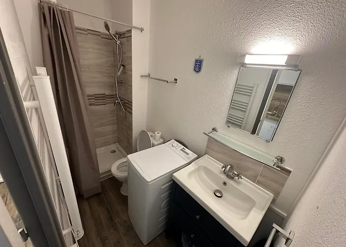 Calme Au Ponant アパート